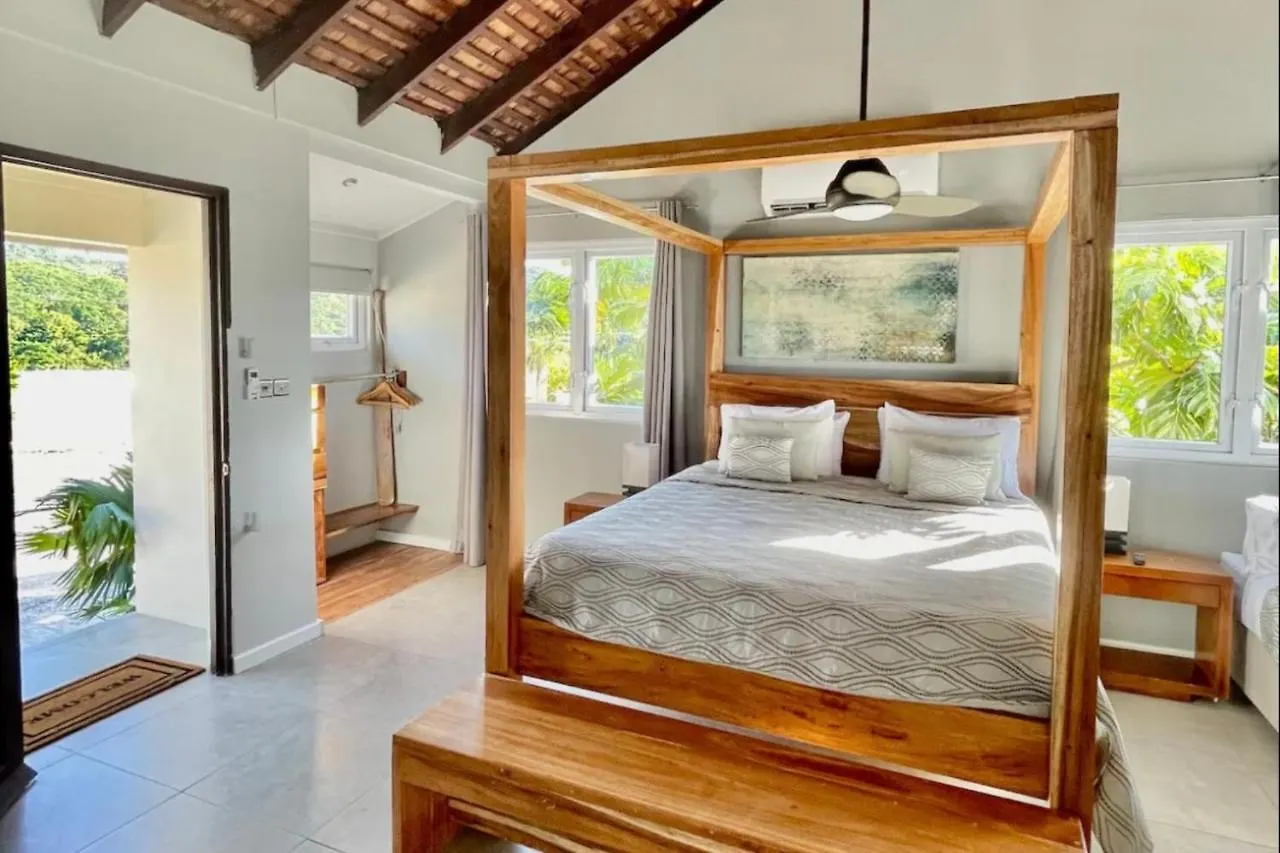 Luxury Villa Located In Montego Bay, Jamaica جامايكا